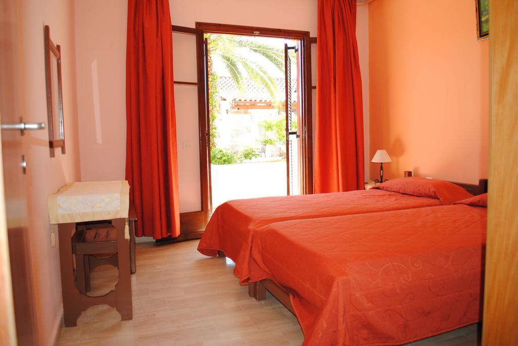Hotel Olga Agios Stefanos Avliotes  Rom bilde